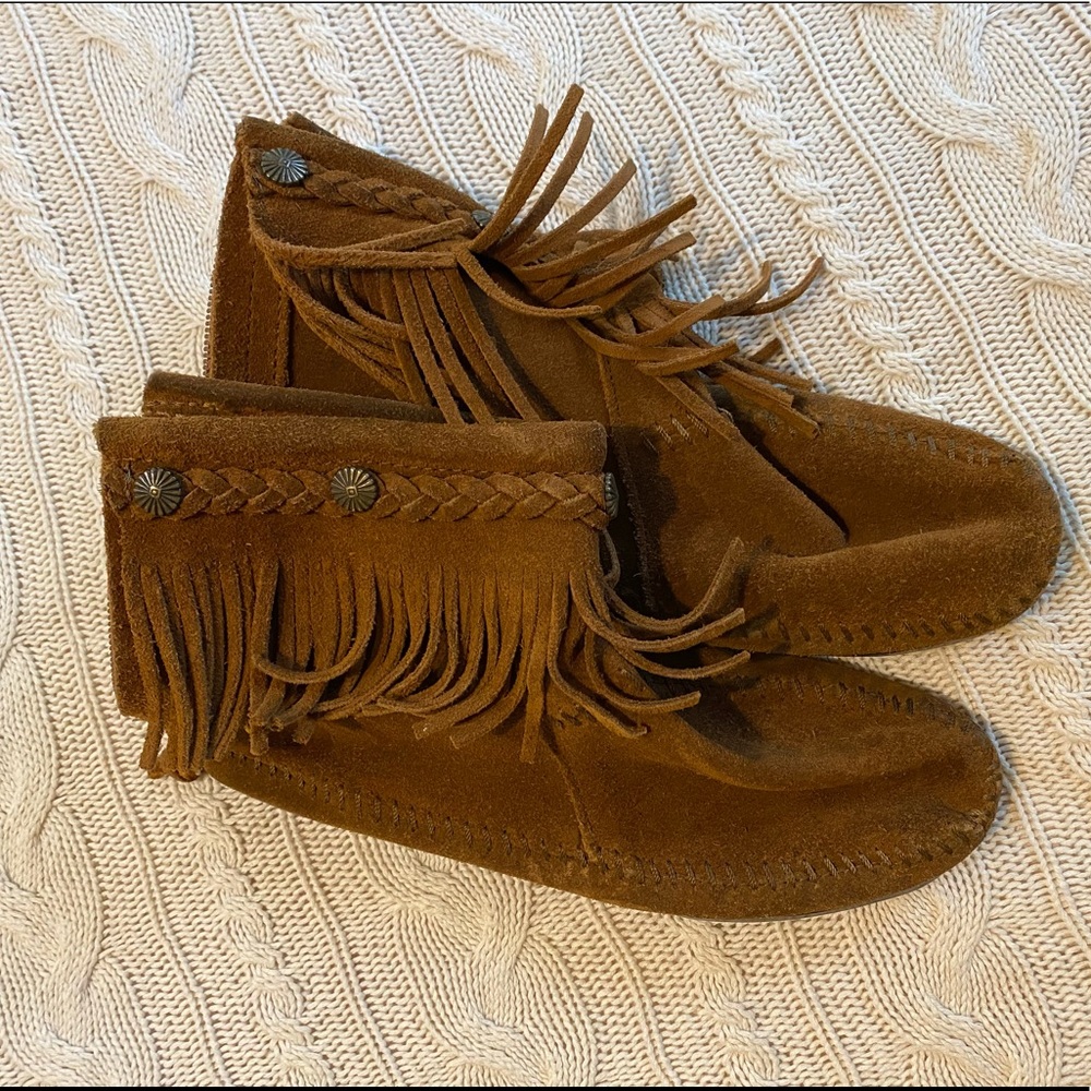 Minnetonka moccasins / booties size 6